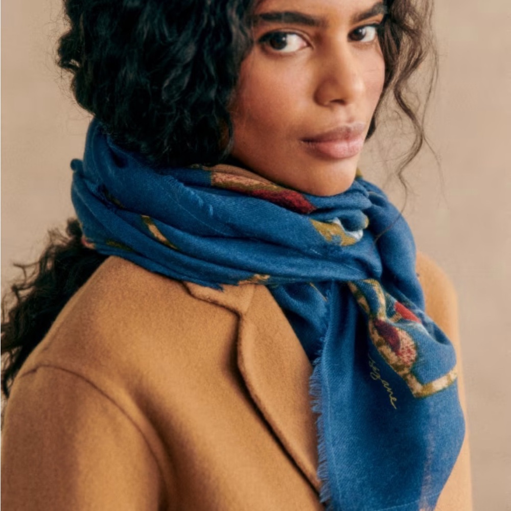 Sezane pio scarf. Blue merveille print.